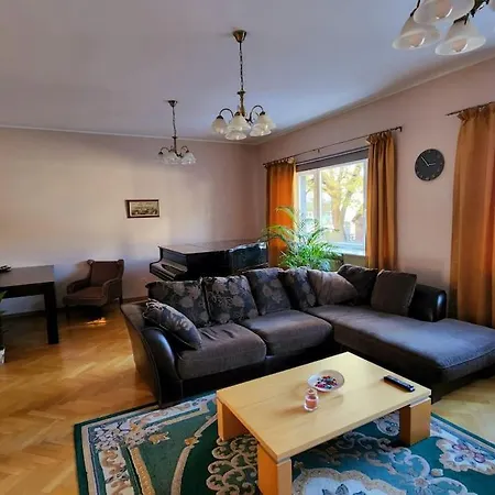 Apartman Spacious Old Town In Heart Of