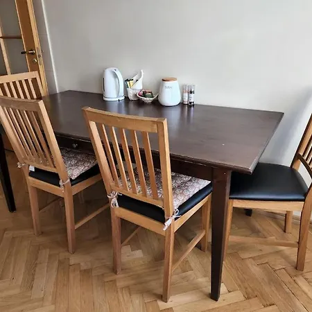 Spacious Old Town In Heart Of Daire *